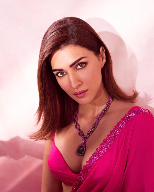 Kriti Sanon Pink Color Georgette Embroidery Deual Sequence Saree