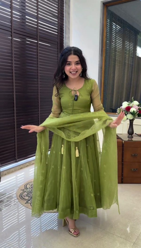 Aglow Green Color Georgette Embroidery Work Salwar Suit