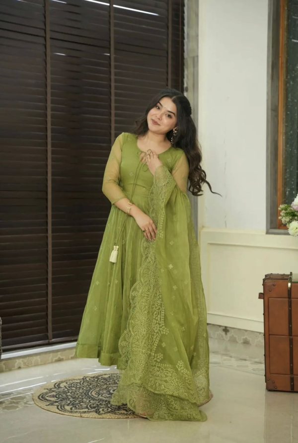 Aglow Green Color Georgette Embroidery Work Salwar Suit