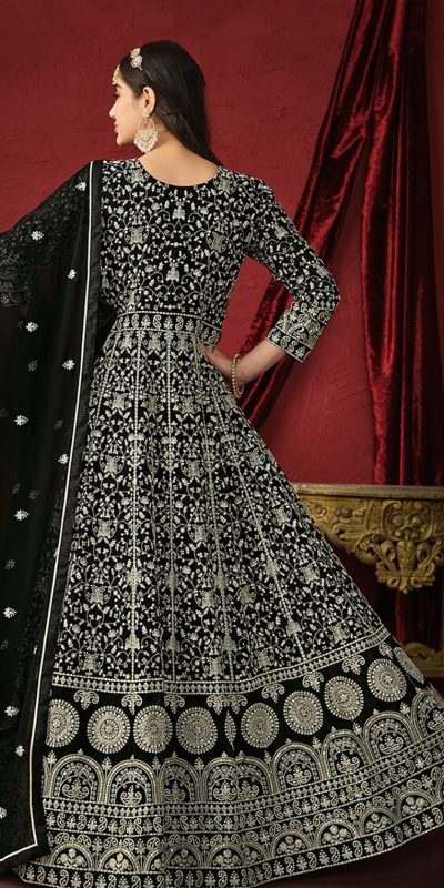 Beautiful Black Color Georgette Embroidery Salwar Suit