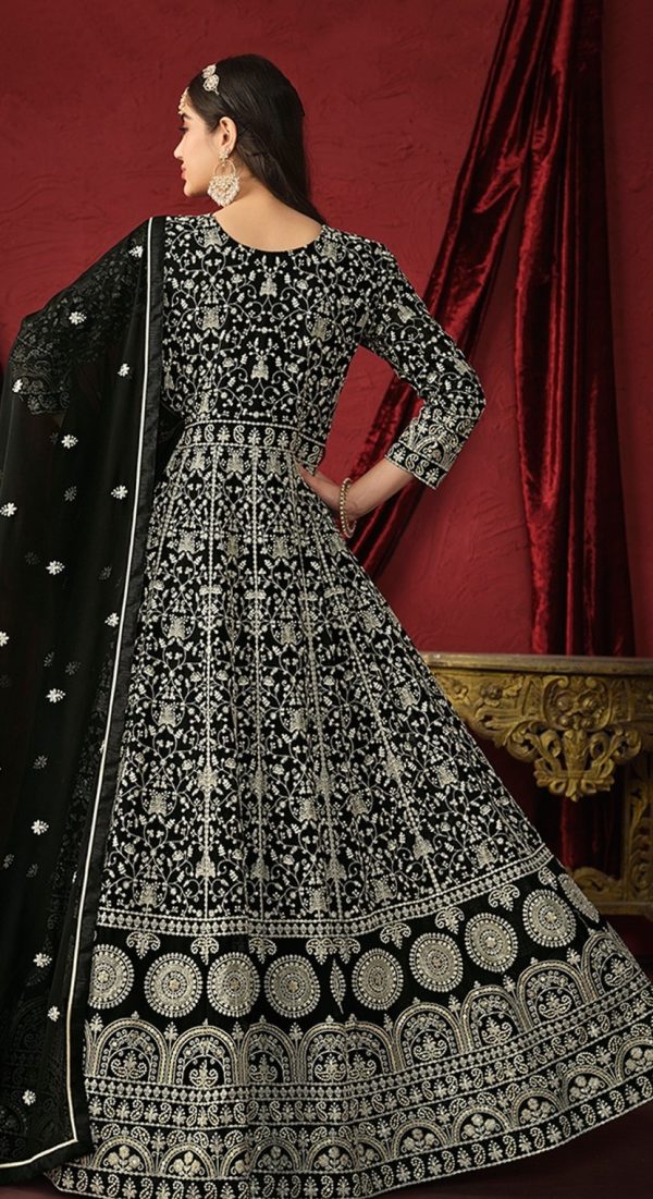 Beautiful Black Color Georgette Embroidery Salwar Suit