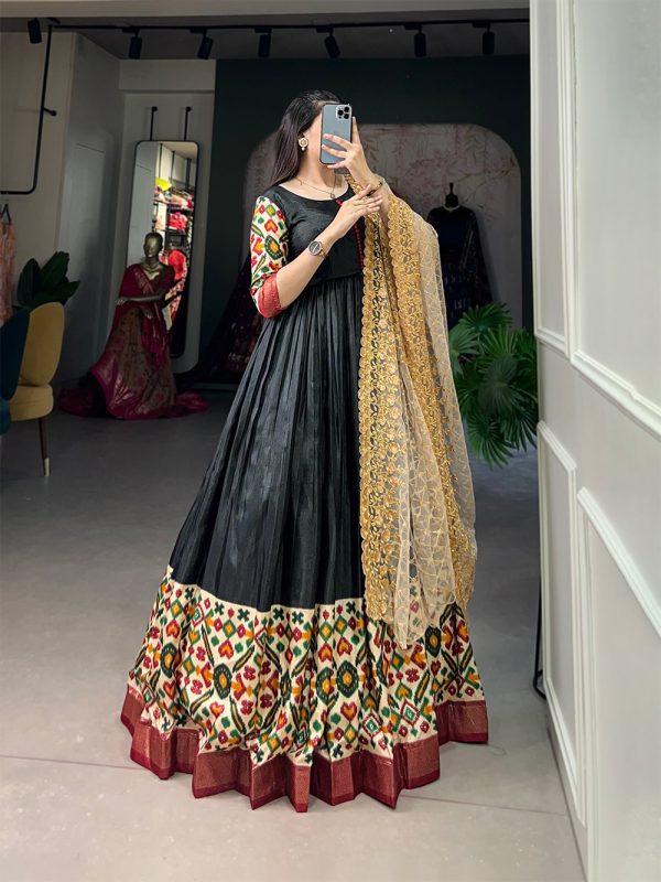 Aesthetic Black Color Dola Silk Printed Foil Work Gown