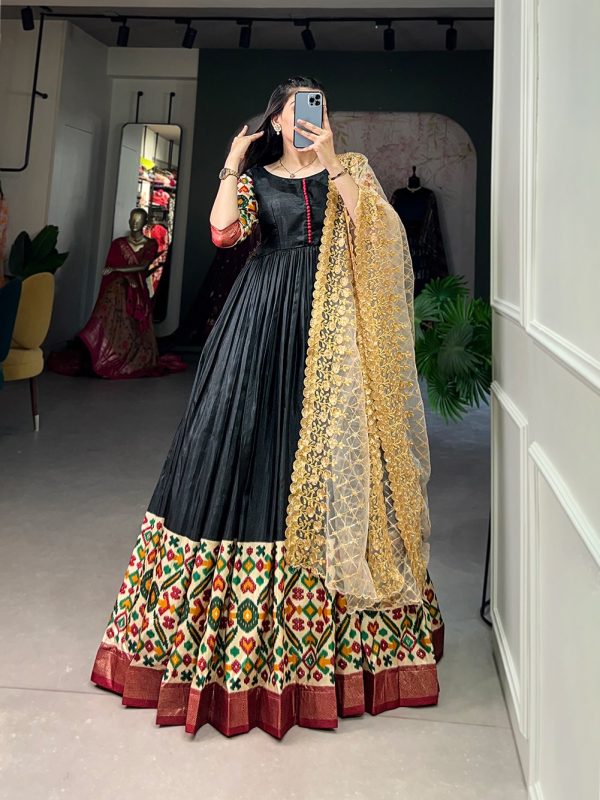 Aesthetic Black Color Dola Silk Printed Foil Work Gown