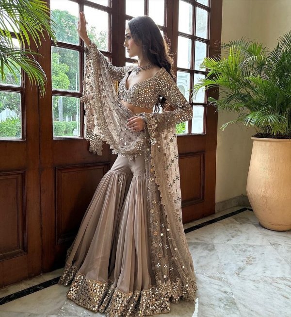Fine Light Pink Color Georgette Thread Sequence Salwar Suit
