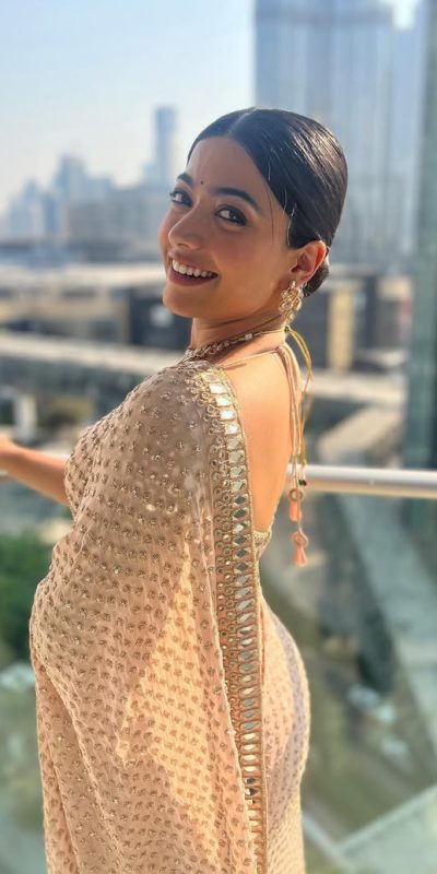 Awesome Cream Color Georgette 60 Gram Multi Zari Embroidery Work Saree