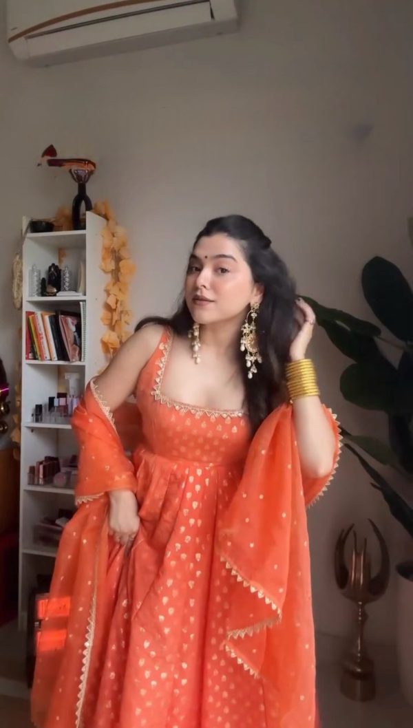 Orange Jacquard silk weaving with Lace border Anarkal Suit - Image 3