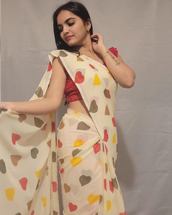 Half White Soft Georgette Silk Digital Print Heart Design Saree - Image 2