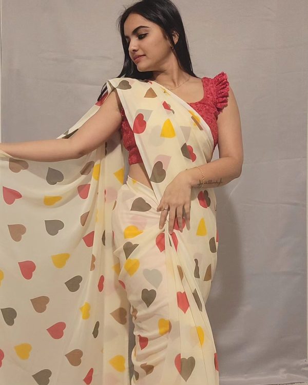 Half White Soft Georgette Silk Digital Print Heart Design Saree - Image 6