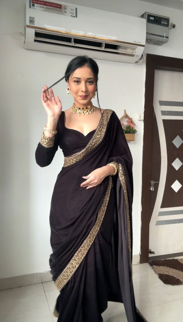 Black 9000 Velvet With Embroidery Lace Border Saree - Image 3