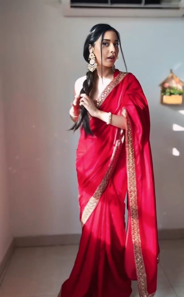 Red 9000 Velvet With Embroidery Lace Border Saree - Image 4