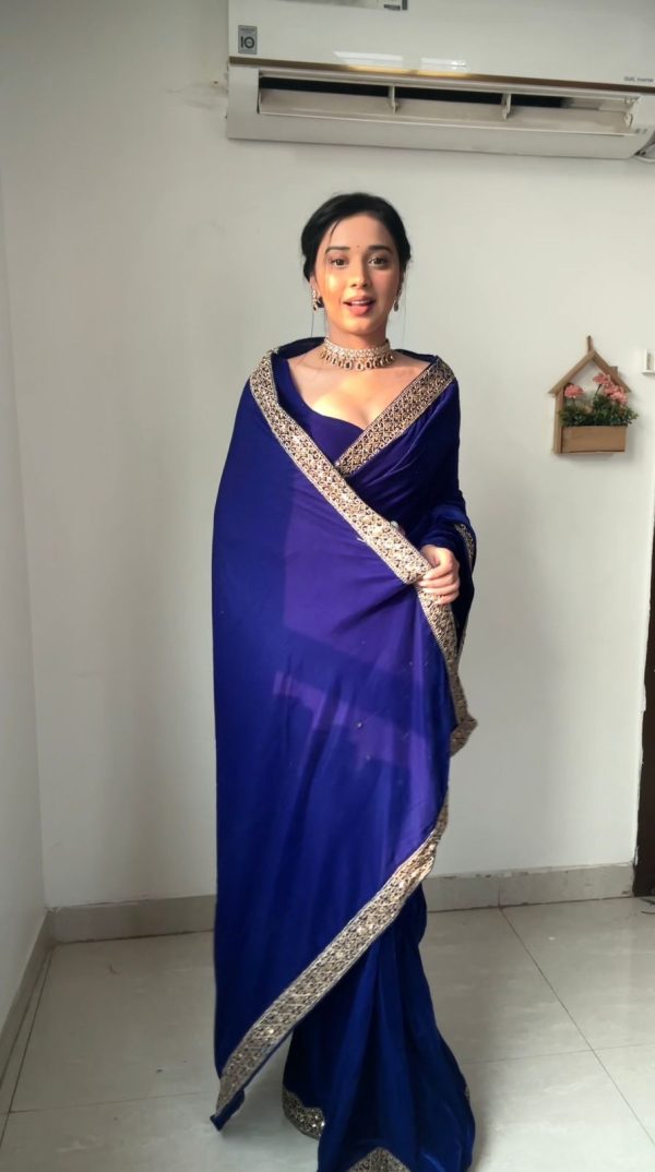 Royal Blue 9000 Velvet With Embroidery Lace Border Saree - Image 2
