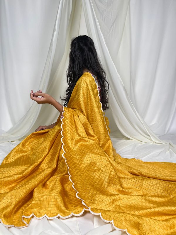 Yellow Gadwall Chex Arce Work Saree - Image 4