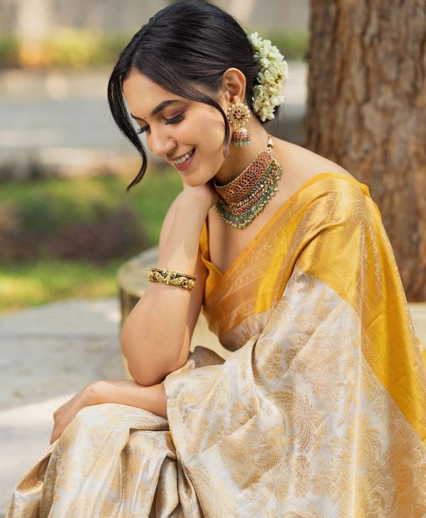 Yellow Soft Litchi Silk Golden Jari Jacquard Border Saree - Image 6