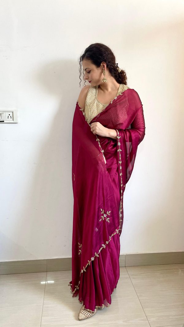 Rani Pink Rangoli Silk Handwork Cutwork Pearl Saree - Image 2