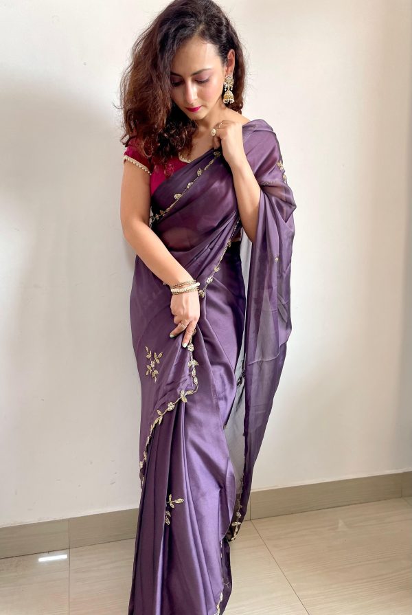 Violet Rangoli Silk Handwork Cutwork Pearl Saree - Image 3