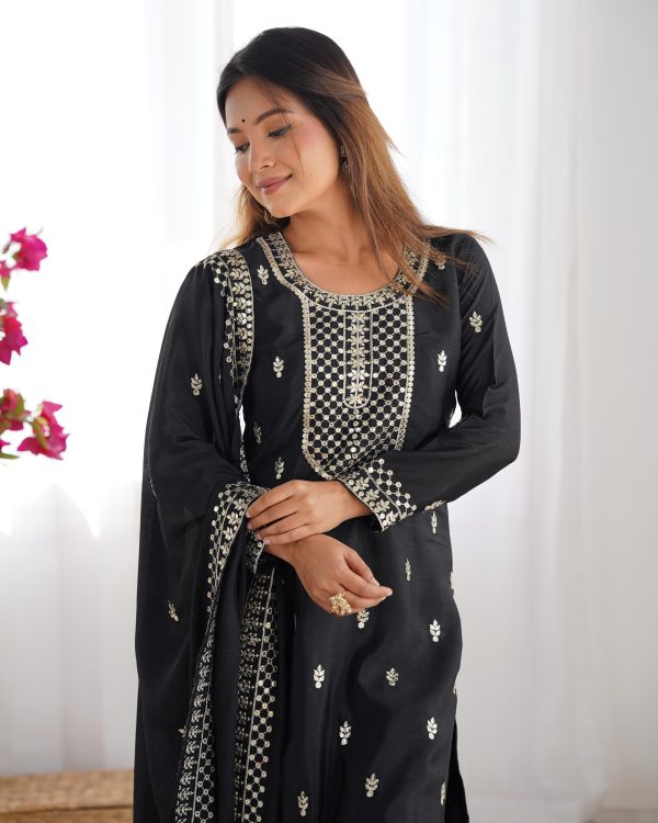 Black Chinon Silk Embroidery Jari Work Salwar Suit - Image 7