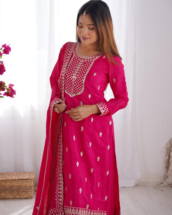 Pink Chinon Silk Embroidery Jari Work Salwar Suit - Image 8