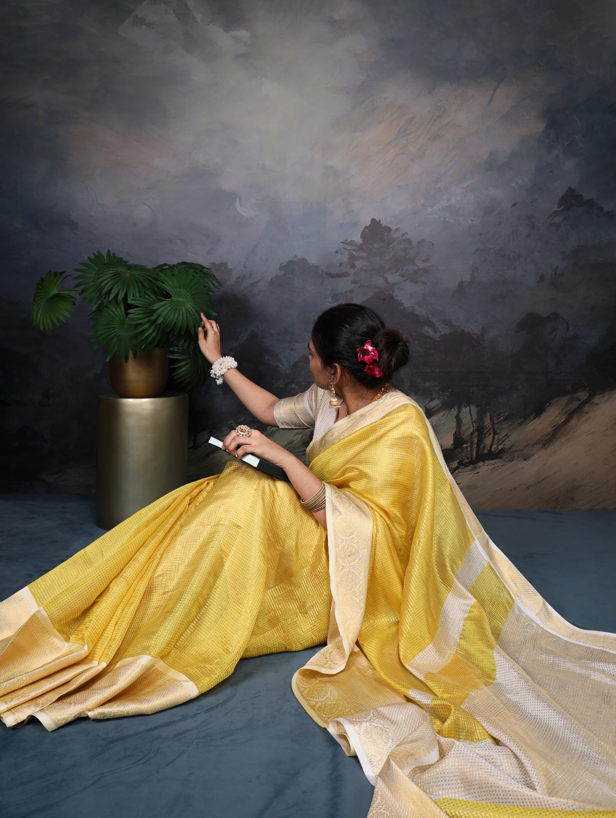 Yellow Jacquard Chex Zari Weaving Work Saree - Image 2