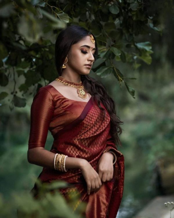 Maroon Soft Litchi Silk Jacquard Work On All Over Saree - Image 3
