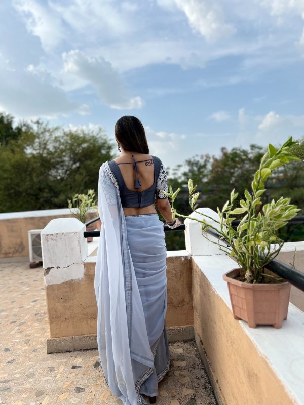 Light Purple Georgette Embroidery Work Lace Saree - Image 4