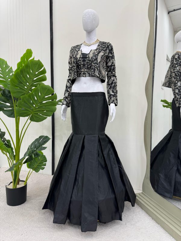 Black Tapeta Silk Thread With Sequence Lehenga Choli - Image 3