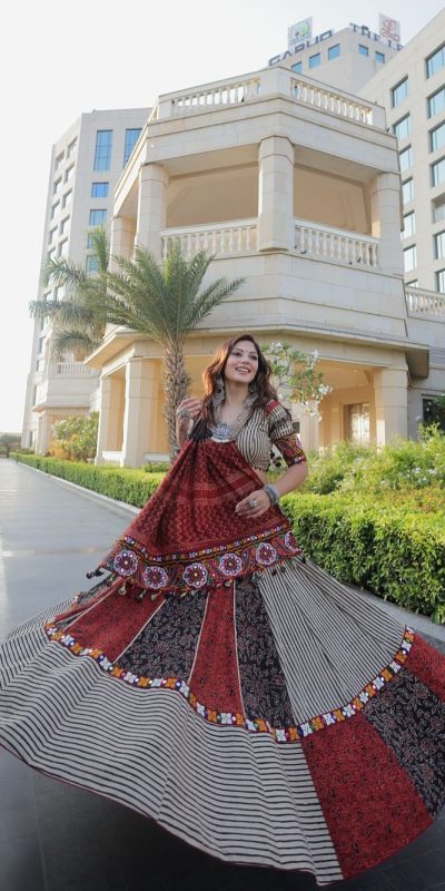 LG 641 Off White Color Printed Rayon Real Mirror Work Lehenga Choli Wedding, Party, Festive, Events Etc. Delivery 4-6 Working Days Rs 1999 | Lehenga, Bollywood Lehenga, Creative Lehenga, Designer Lehenga, Embroidered Lehenga, Party Wear Lehenga