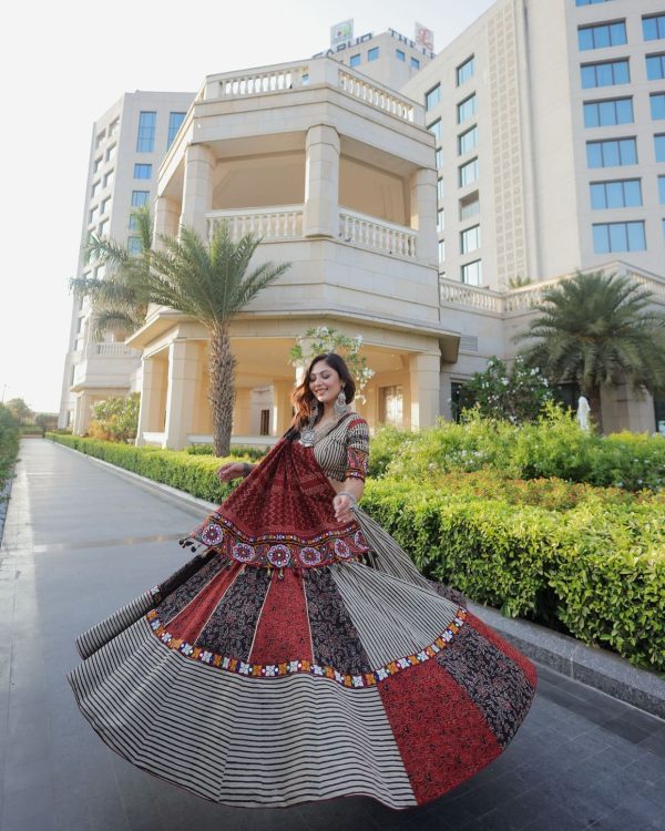 LG 641 Off White Color Printed Rayon Real Mirror Work Lehenga Choli Wedding, Party, Festive, Events Etc. Delivery 4-6 Working Days Rs 1999 | Lehenga, Bollywood Lehenga, Creative Lehenga, Designer Lehenga, Embroidered Lehenga, Party Wear Lehenga