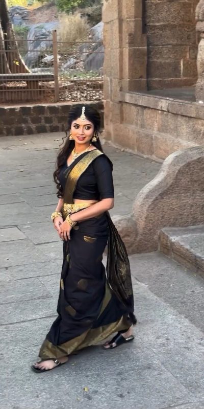 KP 5095 Butti Black Color Jacquard With Designer Work All Over Saree . Exclusive Offer ₹1344. Delivery 4-6 Working Days. Shop now. | Sarees, Bollywood Sarees, Creative Sarees, Designer Sarees, Embroidered Sarees, Ethnic Saree, Modern Digital sarees, Party Wear Sarees