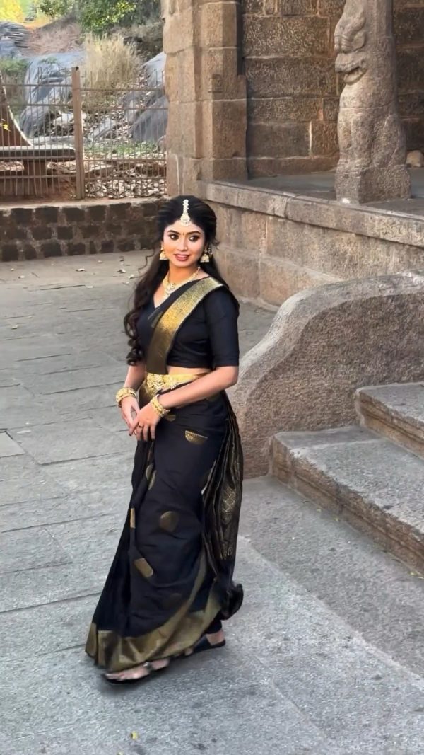 KP 5095 Butti Black Color Jacquard With Designer Work All Over Saree . Exclusive Offer ₹1344. Delivery 4-6 Working Days. Shop now. | Sarees, Bollywood Sarees, Creative Sarees, Designer Sarees, Embroidered Sarees, Ethnic Saree, Modern Digital sarees, Party Wear Sarees