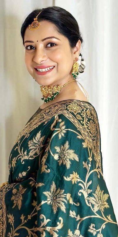 KP 4077 Green Soft Lichi Silk Saree Perfect for Wedding, Party, Baisakhi, Temple Visit, Anniversary . Best Price ₹1349. Delivery 4-6 Working Days. | Sarees, Bollywood Sarees, Creative Sarees, Designer Sarees, Embroidered Sarees, Ethnic Saree, Modern Digital sarees, Party Wear Sarees