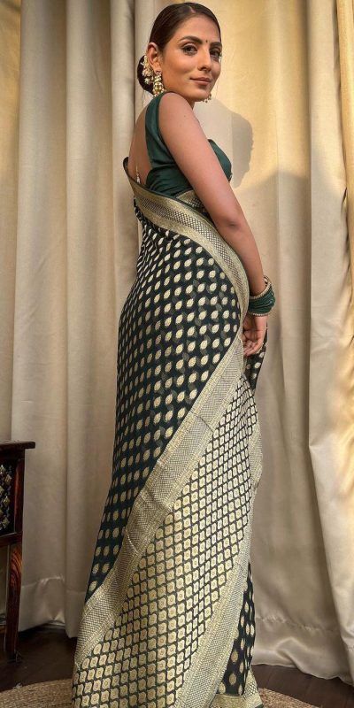 KP 5083 Red Soft Lichi Silk Perfect for Wedding, Party, Family Gatherings, Sangeet, Diwali Cloth. Saree. Get it for ₹1399. Delivery 4-6 Working Days. | Sarees, Bollywood Sarees, Creative Sarees, Designer Sarees, Embroidered Sarees, Ethnic Saree, Modern Digital sarees, Party Wear Sarees