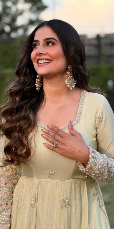 SSR 528 Off White Heavy Georgette With Heavy Embroidery Sequence Work Gown with Embroidery Work. Best Price ₹2399. Delivery 4-6 Working Days. | Gowns, Bollywood Gowns, Creative Gowns, Designer Gowns, Embroidered Gowns, Party Wear Gowns