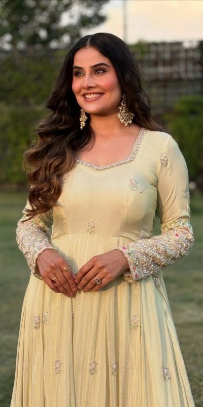 SSR 528 Off White Heavy Georgette With Heavy Embroidery Sequence Work Gown with Embroidery Work. Best Price ₹2399. Delivery 4-6 Working Days. | Gowns, Bollywood Gowns, Creative Gowns, Designer Gowns, Embroidered Gowns, Party Wear Gowns