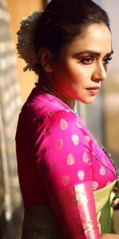 KP 5005 Parrot Green Soft Lichi Silk Cloth. Saree with Lace Border & Lace Work. Get it for ₹1399. Delivery 4-6 Working Days. Shop now. | Sarees, Bollywood Sarees, Creative Sarees, Designer Sarees, Embroidered Sarees, Ethnic Saree, Modern Digital sarees, Party Wear Sarees