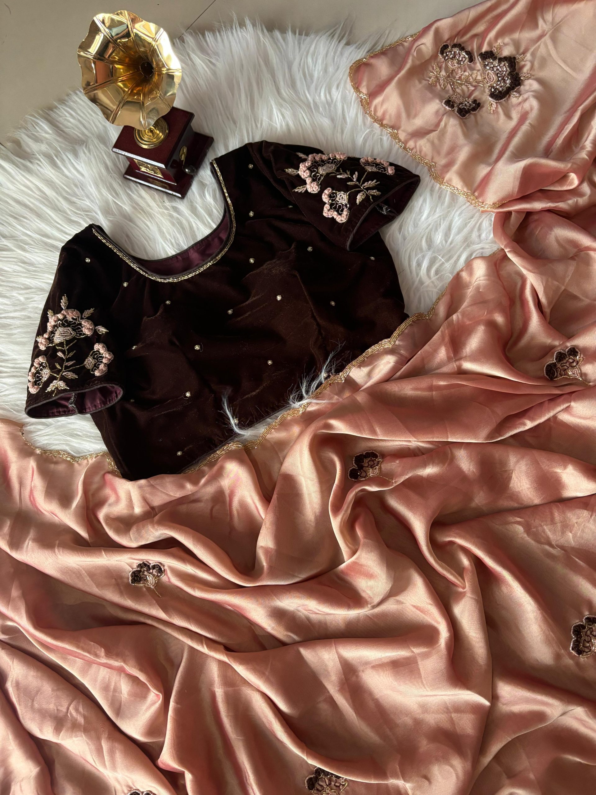 AC AZAELEA Peach Rangoli Silk Lace Work & Resham Work Saree with . Exclusive Offer ₹2549. Delivery 4-6 Working Days. Shop now. | Sarees, Bollywood Sarees, Creative Sarees, Designer Sarees, Embroidered Sarees, Ethnic Saree, Modern Digital sarees, Party Wear Sarees