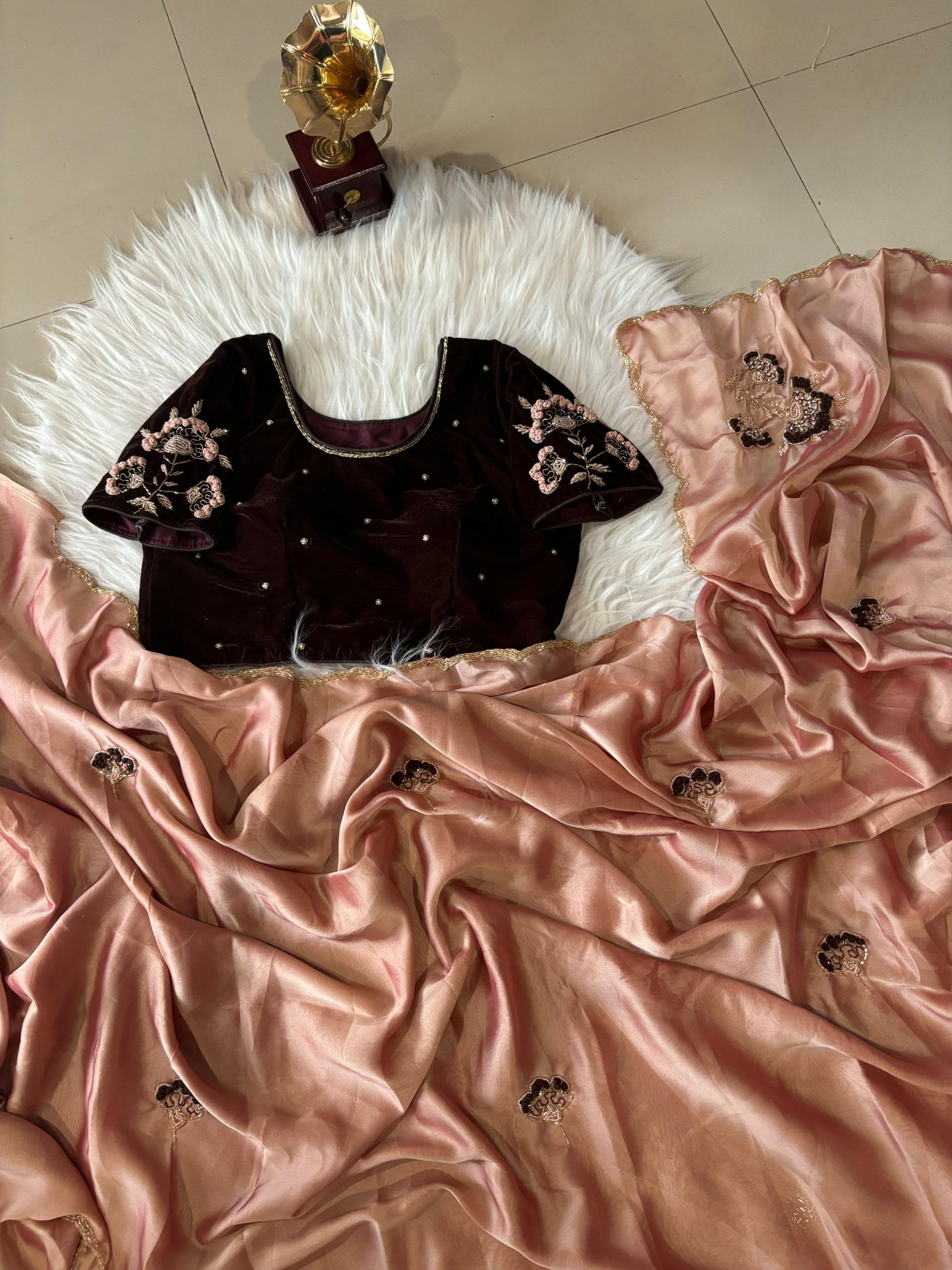 AC AZAELEA Peach Rangoli Silk Lace Work & Resham Work Saree with . Exclusive Offer ₹2549. Delivery 4-6 Working Days. Shop now. | Sarees, Bollywood Sarees, Creative Sarees, Designer Sarees, Embroidered Sarees, Ethnic Saree, Modern Digital sarees, Party Wear Sarees