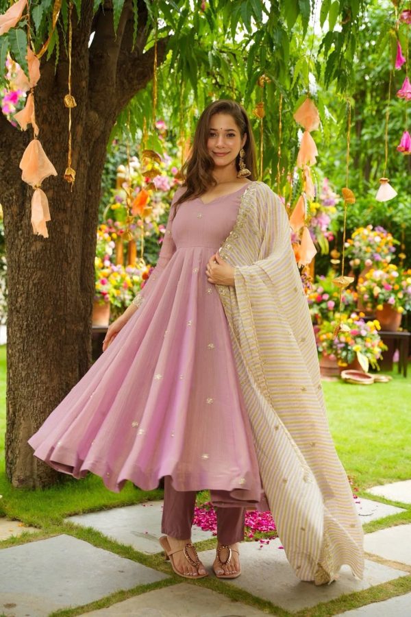 SRK 5298 Pink Faux Georgette With Embroidery Work With Fancy Full Sleeve Gown Perfect for Wedding, Party, Pooja, Mehendi, Traditional Day . Best Price 1999 | Gowns, Bollywood Gowns, Creative Gowns, Designer Gowns, Embroidered Gowns, Party Wear Gowns