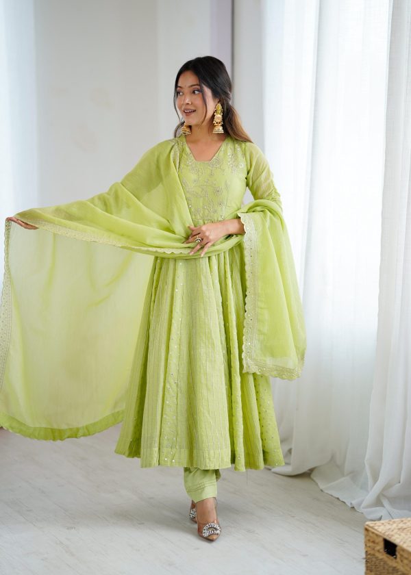 SRK 5293 Pista With Crunchy Silk With Fully Flair with Lace Work & Embroidery Work Anarkali Gown . Introductory Price ₹2149. Delivery 4-6 Worki | Gowns, Bollywood Gowns, Creative Gowns, Designer Gowns, Embroidered Gowns, Party Wear Gowns