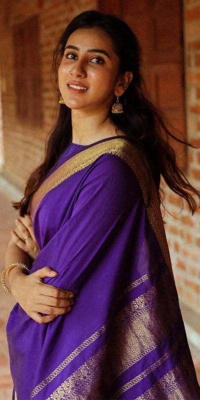 KP 6031 Purple Soft Lichi Silk Cloth Saree with Designer Work. Affordable Price ₹1349. Delivery 4-6 Working Days. Shop now. | Sarees, Bollywood Sarees, Creative Sarees, Designer Sarees, Embroidered Sarees, Ethnic Saree, Modern Digital sarees, Party Wear Sarees
