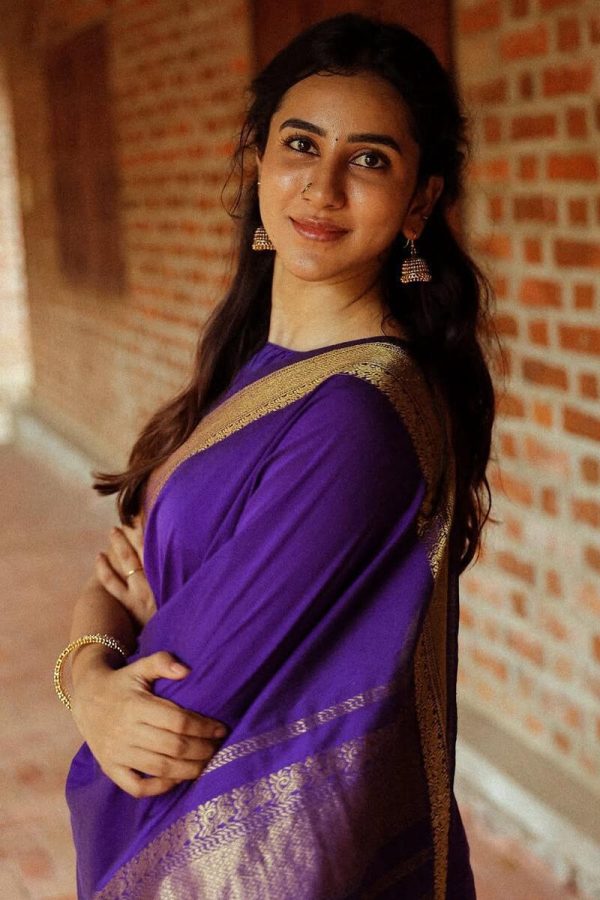 KP 6031 Purple Soft Lichi Silk Cloth Saree with Designer Work. Affordable Price ₹1349. Delivery 4-6 Working Days. Shop now. | Sarees, Bollywood Sarees, Creative Sarees, Designer Sarees, Embroidered Sarees, Ethnic Saree, Modern Digital sarees, Party Wear Sarees