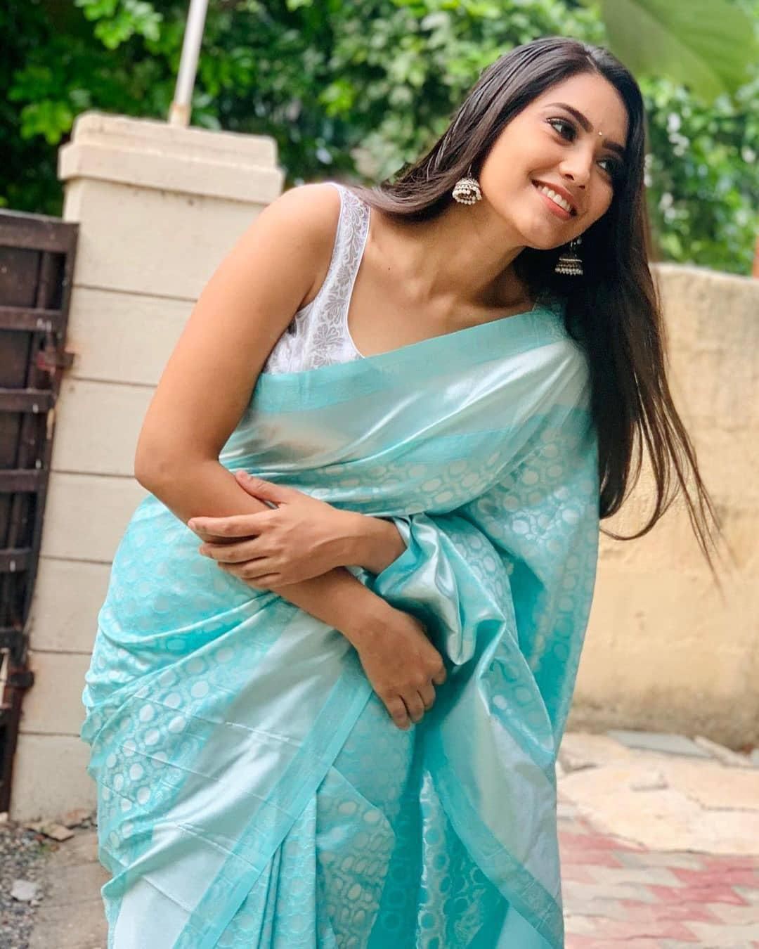 KP 3038 Yellow Soft Lichi Silk with Lace Border & Lace Work Saree . Special Price ₹1349. Delivery 4-6 Working Days. Shop now. | Sarees, Bollywood Sarees, Creative Sarees, Designer Sarees, Embroidered Sarees, Ethnic Saree, Modern Digital sarees, Party Wear Sarees