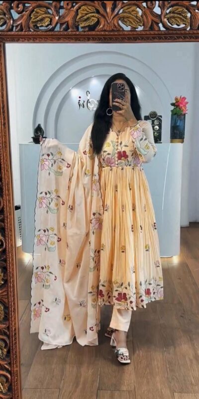 Chiku Fox Georgette With Thread Embroidery Gown