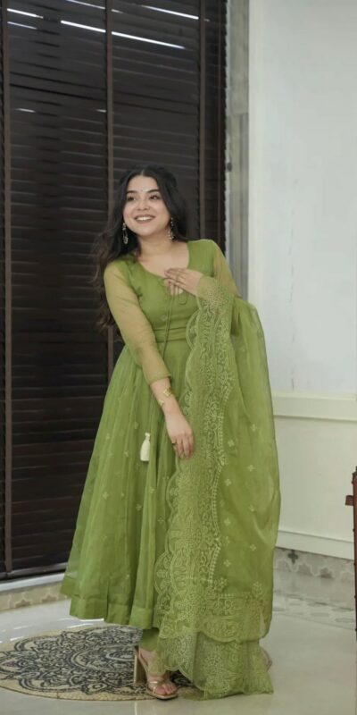 SRK 5184 Green Color Georgette Embroidery Work Salwar Suit Wedding, Party, Festive, Events Expected Delivery 4-6 Working Days @ 2049/- | Jump Suits, Salwar suit, Casual Suits, Creative suits, Designer Suits, Palazzo Suits, Party Wear Suits, Patiala Suits, Straight Suits