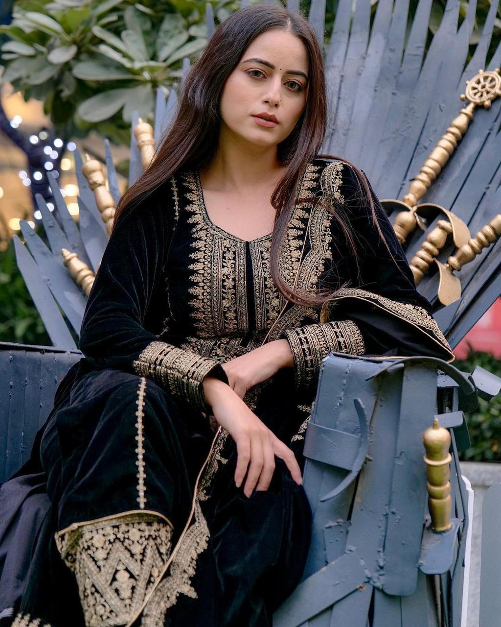 SRK 5017 Black in Viscose Velvet Embroidery Work & Lace Work Salwar Suit . Exclusive Offer ₹1999. Delivery 4-6 Working Days. Shop now. | Lehenga, Bollywood Lehenga, Creative Lehenga, Designer Lehenga, Embroidered Lehenga, Party Wear Lehenga