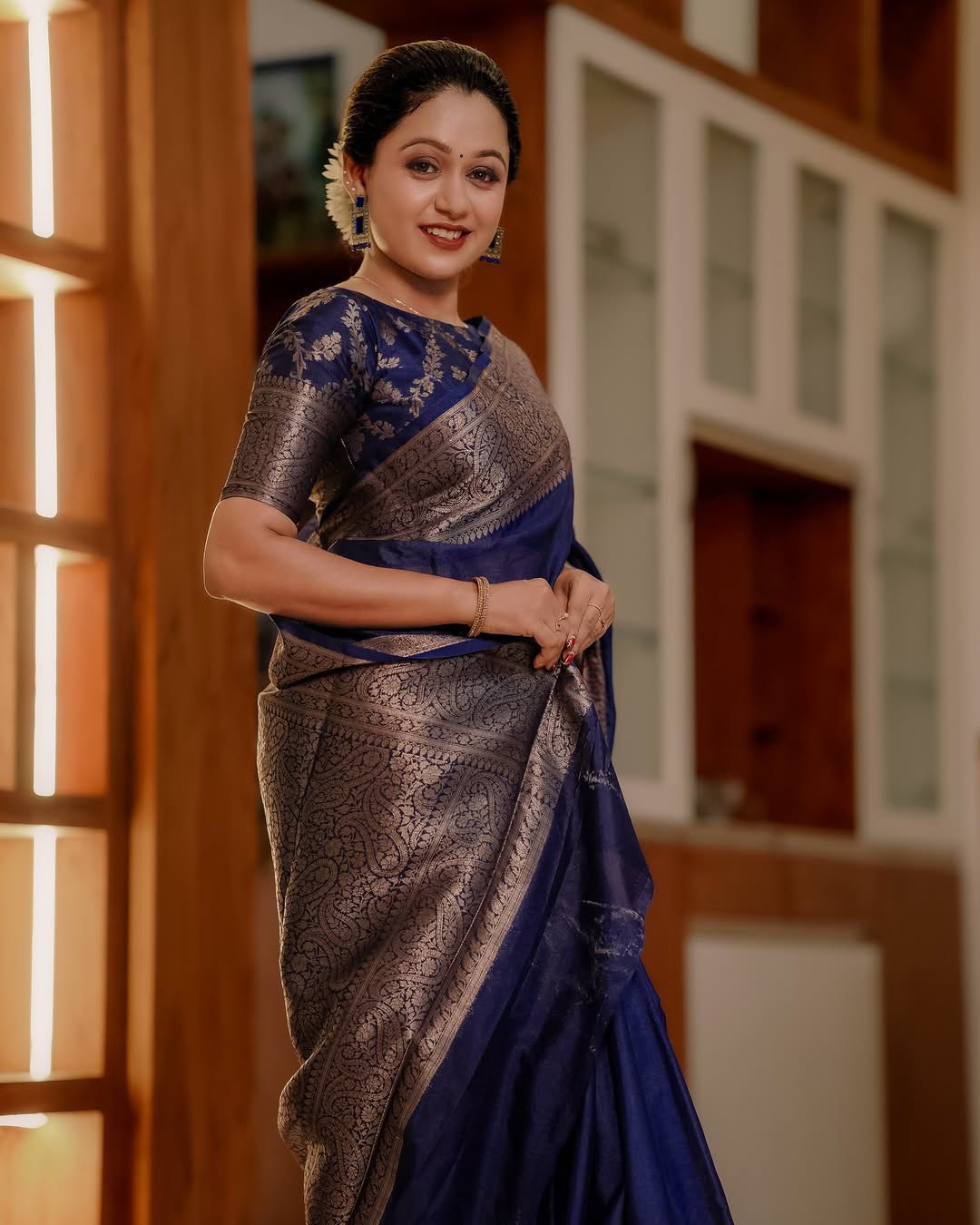 Blue Soft Lichi Silk Border Lace Work Saree - Image 2