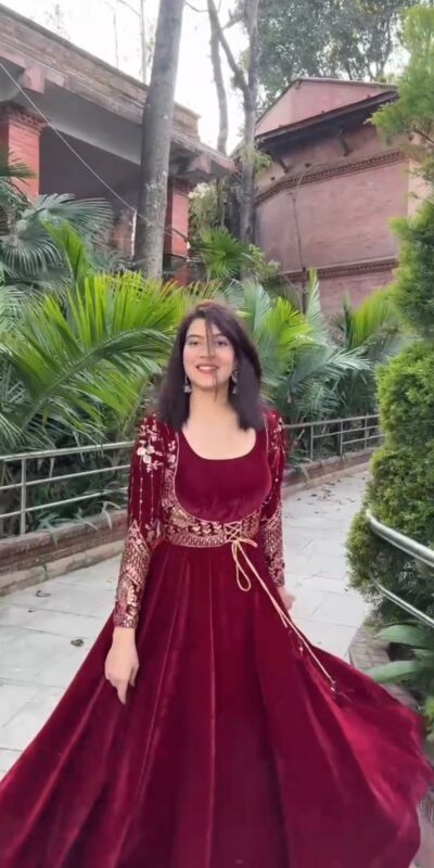 Maroon 9000 Velvet Thread With Sequence Gown