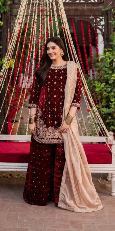 Maroon Viscose Velvet Lace Work Salwar Suit