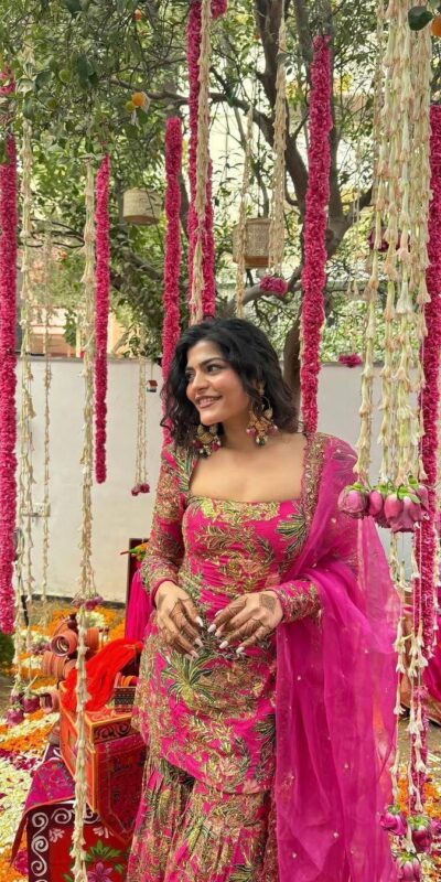 BD 1731 Pink Silk- Faux Georgette Digital Print Salwar Suit Casual, Wedding, Party, Festive, Events Etc.4-6 Working Days@ 1999/-only | Jump Suits, Salwar suit, Casual Suits, Creative suits, Designer Suits, Palazzo Suits, Party Wear Suits, Patiala Suits, Straight Suits