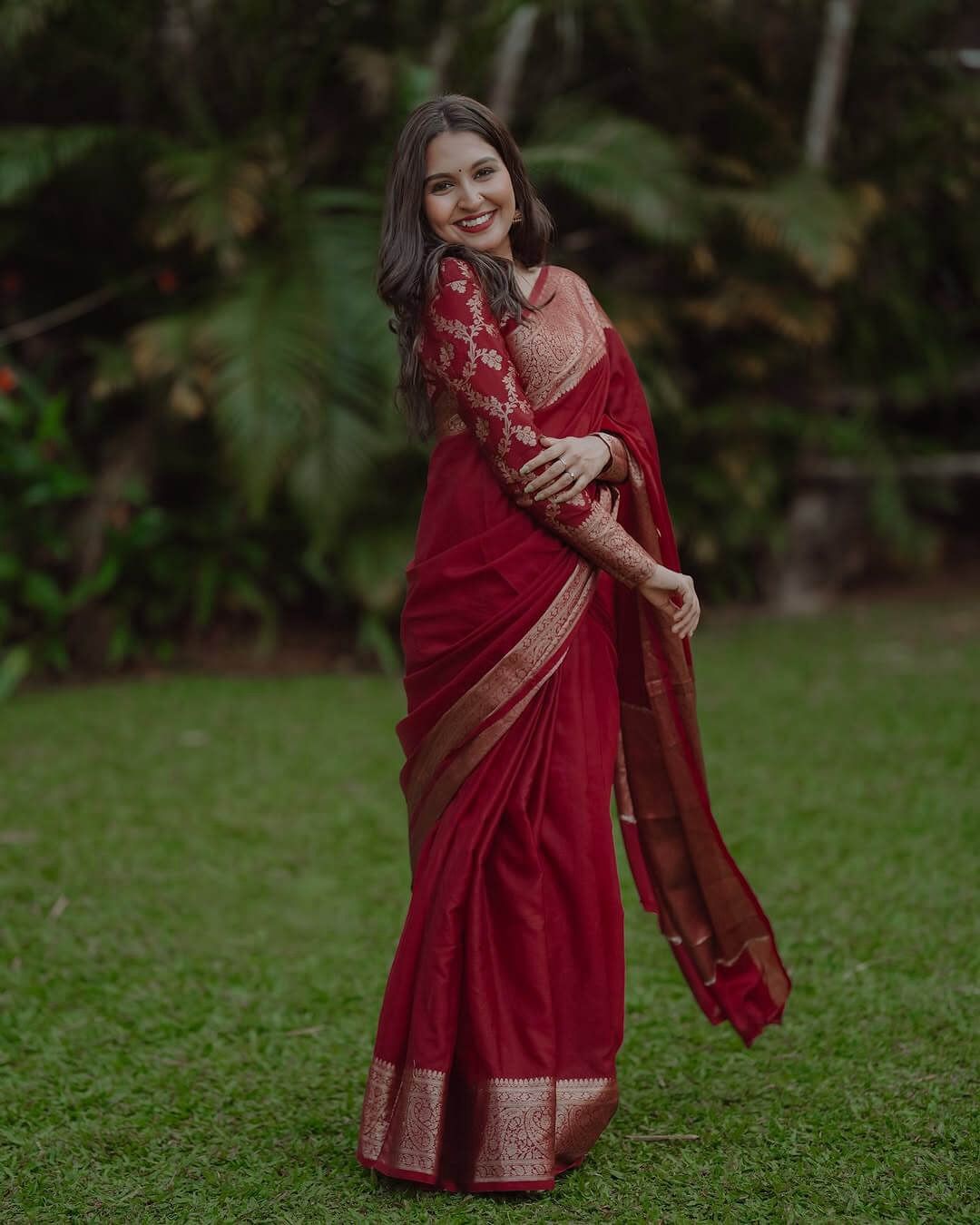 Red Soft Lichi Silk Border Lace Work Saree - Image 4