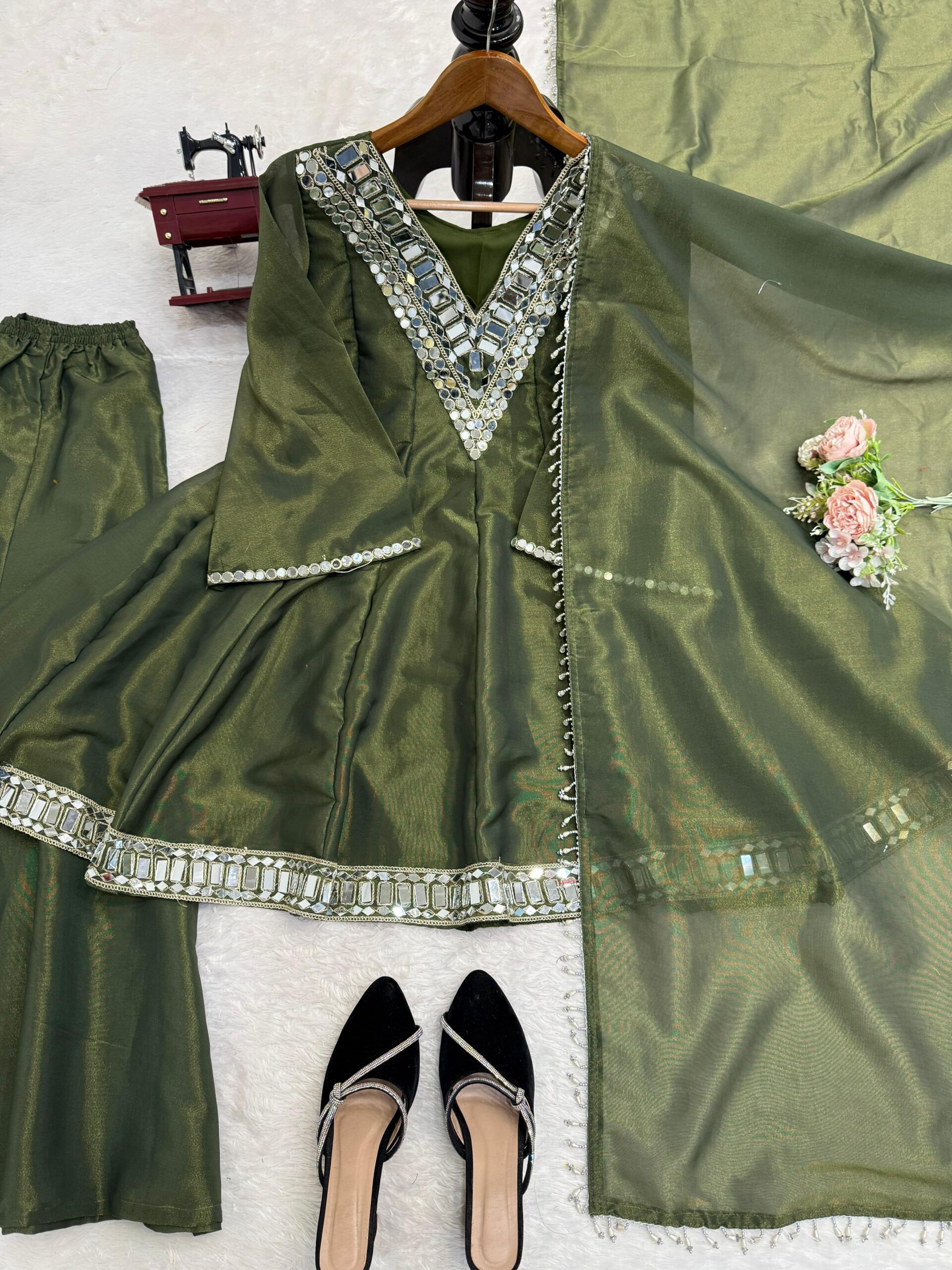 Mahendi Cosmos Mirror Lace Work Salwar Suit